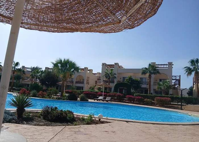 خليج نعمه كمبوند كريس Apartment